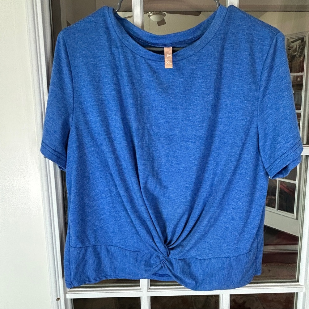 Blue Cropped Front Knot‎ Shirt Size XL